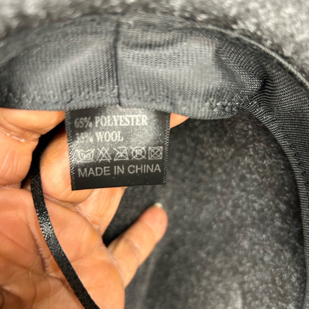 Classic Gray Fedora Wool blend Hat. Non leather trim with gold accent. OSFA. - Picture 7 of 8
